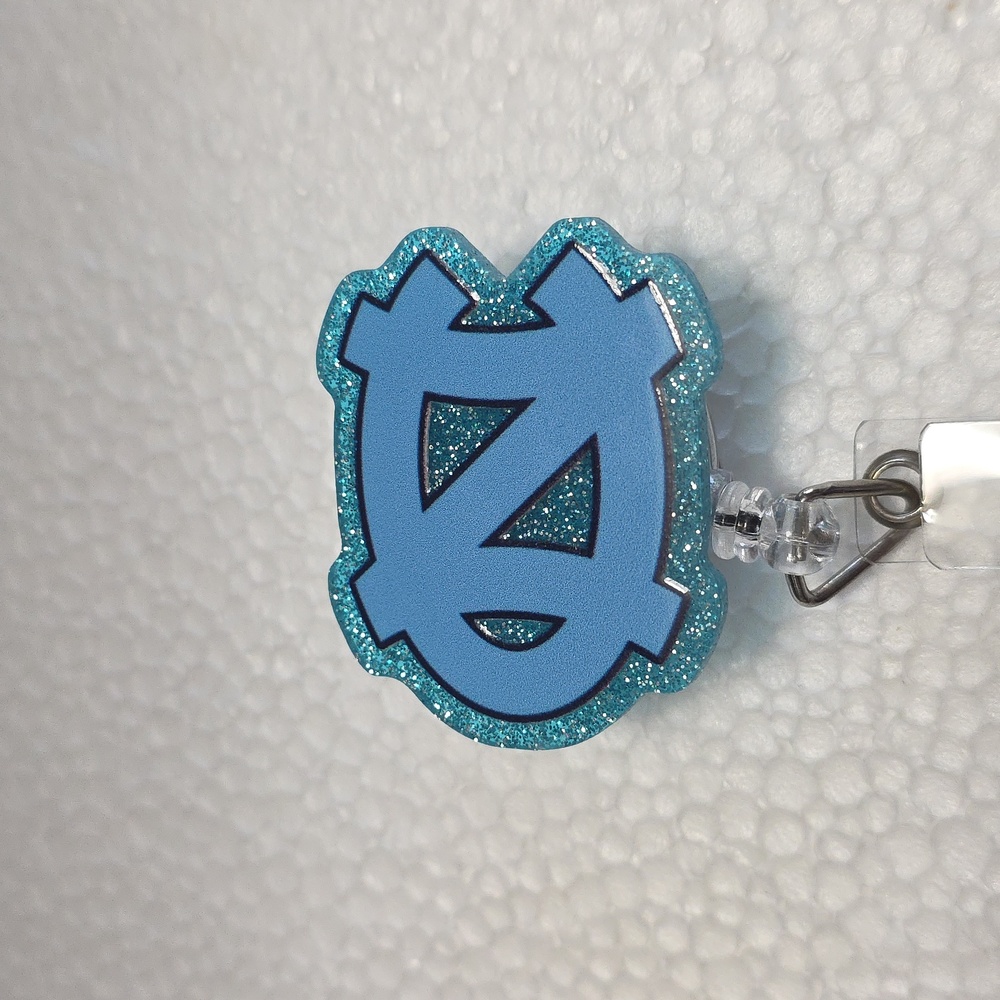 *Set* Badge Reel Tar Heels